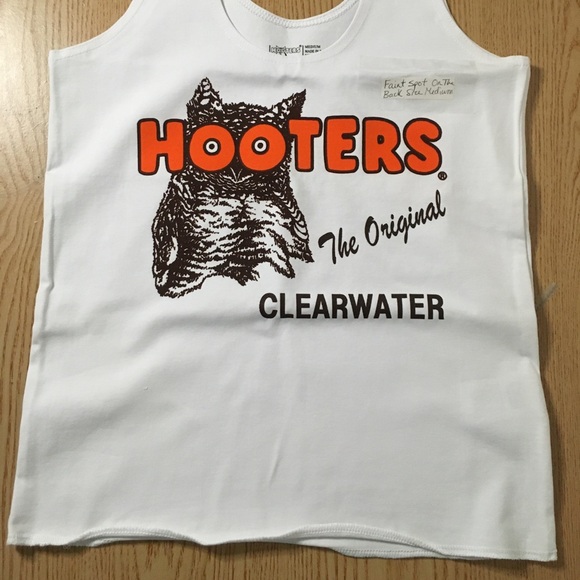 B21 New Hooters Girl Uniform Tank Clearwater FL w/a spot Cotton Spandex Medium - Picture 2 of 3